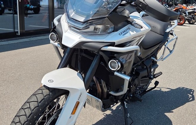 CFMOTO 800MT-ES