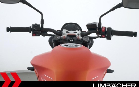 Gebrauchtmotorrad Triumph Street Triple 765 R A2 - Bild 13