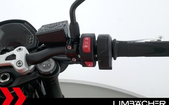 Gebrauchtmotorrad Triumph Street Triple 765 R A2 - Bild 21