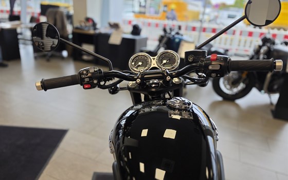 Gebrauchtmotorrad Triumph Bonneville T120 Black - Bild 9