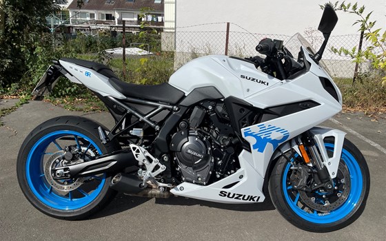 Gebrauchtmotorrad Suzuki GSX-8R - Bild 1