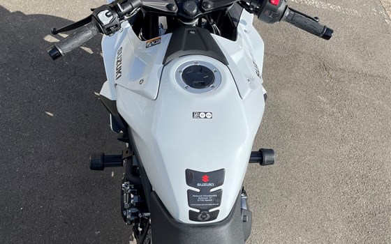 Gebrauchtmotorrad Suzuki GSX-8R - Bild 8