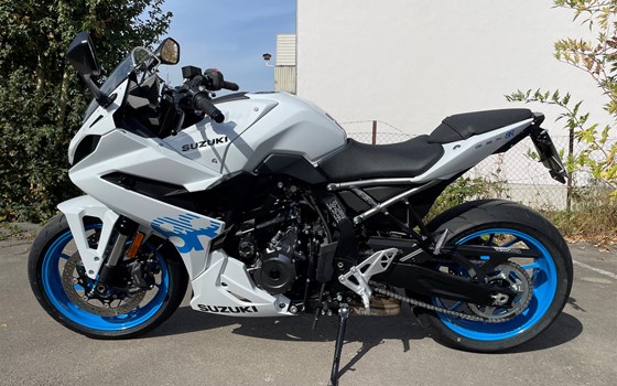 Gebrauchtmotorrad Suzuki GSX-8R - Bild 4