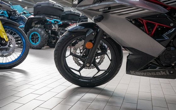 Neufahrzeug Kawasaki Ninja 125 - Bild 12