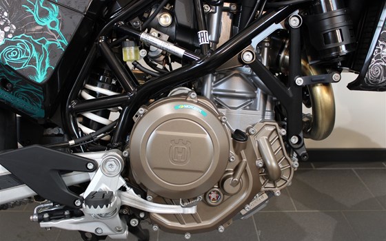 Neufahrzeug Husqvarna 701 Supermoto - Bild 9