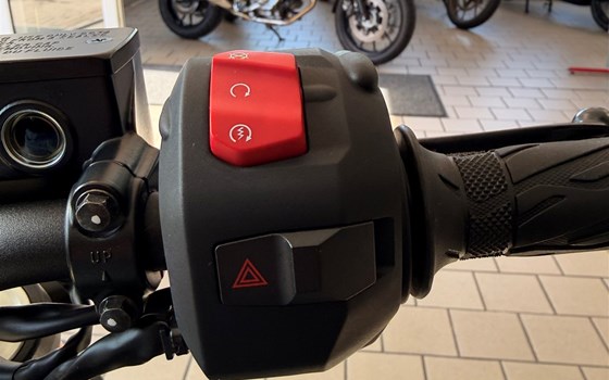 Gebrauchtmotorrad Suzuki GSX-8T - Bild 11