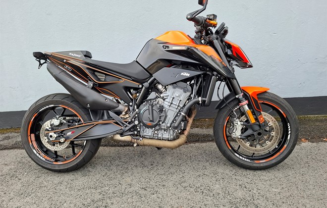 KTM 890 Duke L