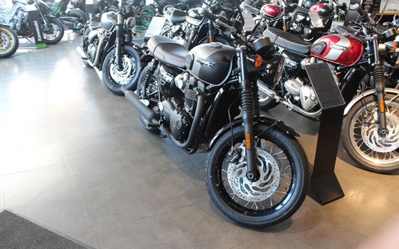 Gebrauchtmotorrad Triumph Bonneville T120 Black - Bild 2