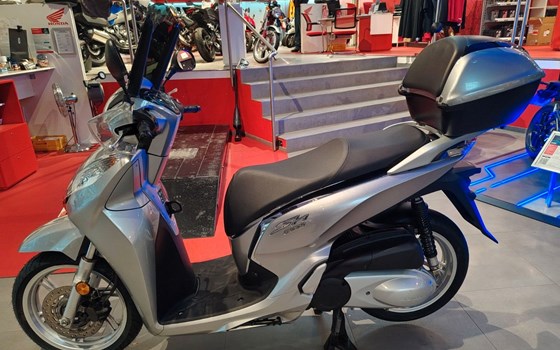 Gebrauchtmotorrad Honda SH300i - Bild 1