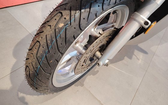 Gebrauchtmotorrad Honda SH300i - Bild 16