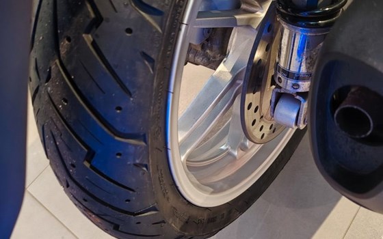Gebrauchtmotorrad Honda SH300i - Bild 17