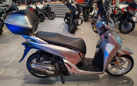Gebrauchtmotorrad Honda SH300i - Bild 4