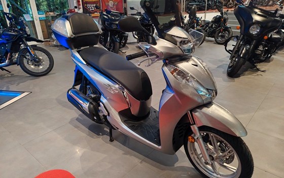 Gebrauchtmotorrad Honda SH300i - Bild 5