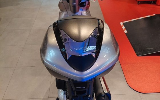 Gebrauchtmotorrad Honda SH300i - Bild 8