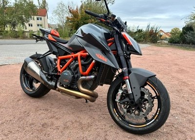 GEBRAUCHTFAHRZEUG KTM 1290 Super Duke R