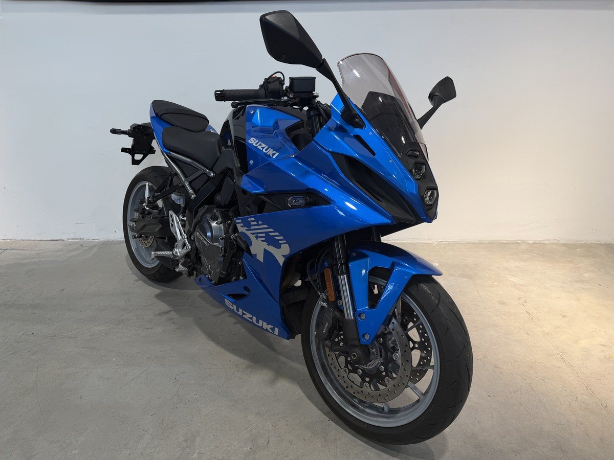 Suzuki GSX-8R