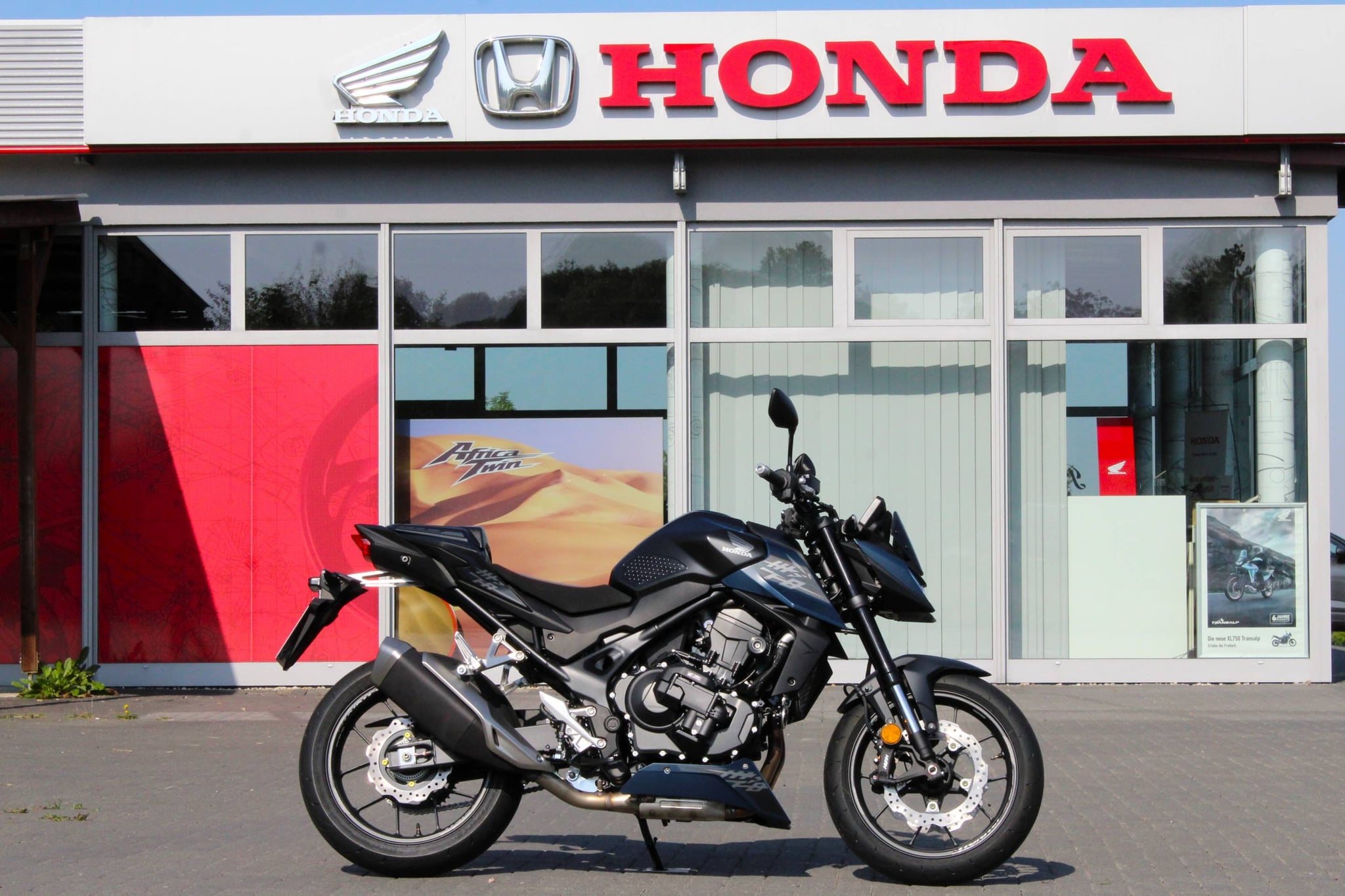 Honda CB750 Hornet E-Clutch