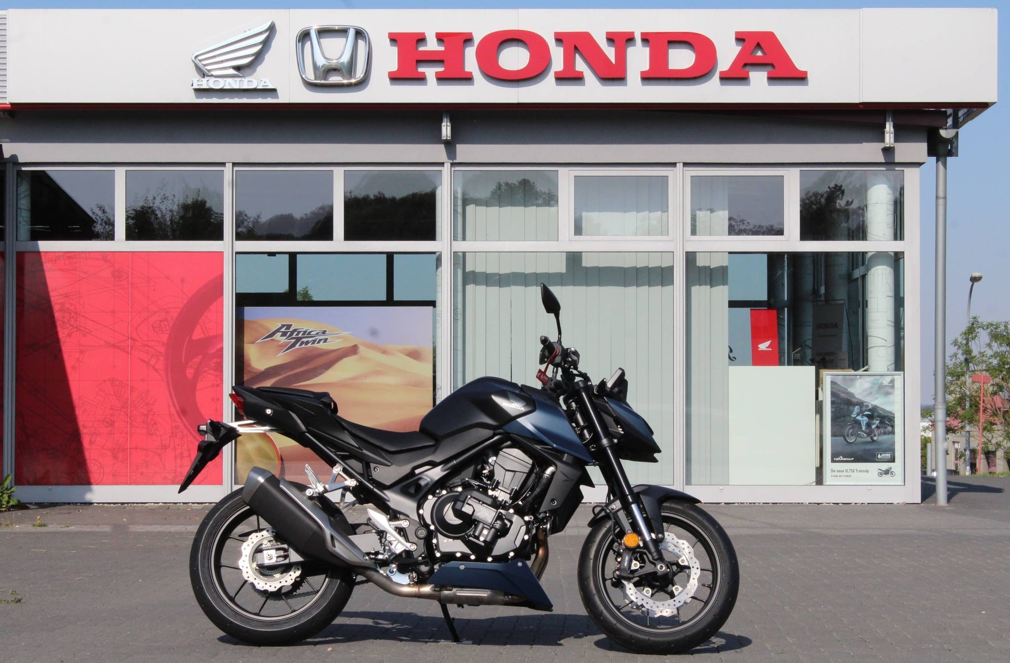 Honda CB750 Hornet E-Clutch