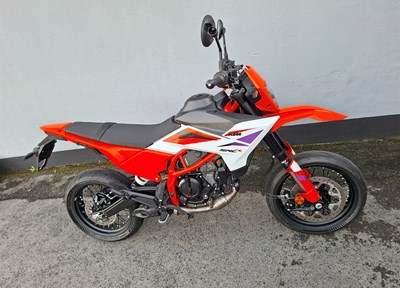 NEUFAHRZEUG KTM 390 SMC R