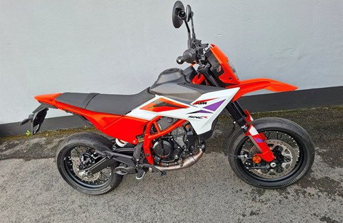 Neumotorrad KTM 390 SMC R