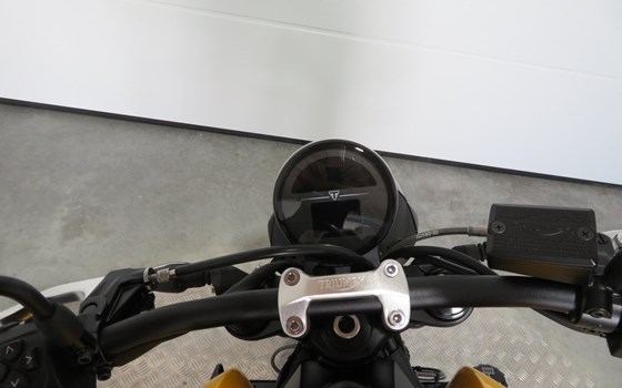 Gebrauchtmotorrad Triumph Trident 660 - Bild 9