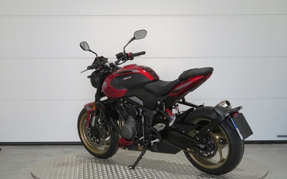 Gebrauchtmotorrad Triumph Trident 800 - Bild 5