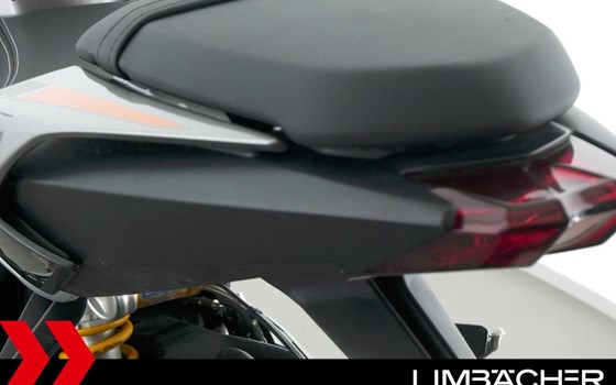 Gebrauchtmotorrad Triumph Street Triple 765 RS - Bild 14