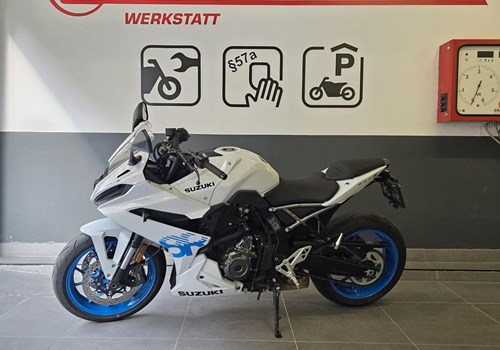 Suzuki GSX-8R