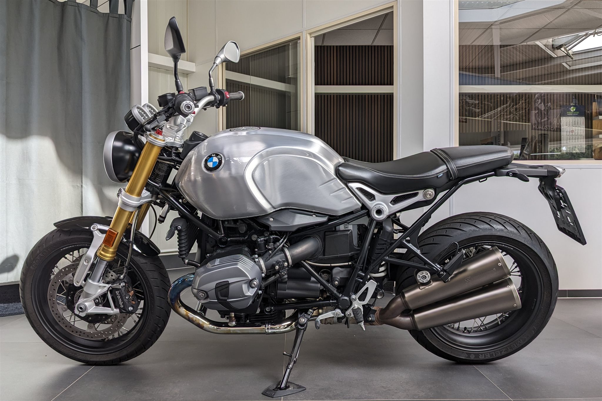 BMW R nineT
