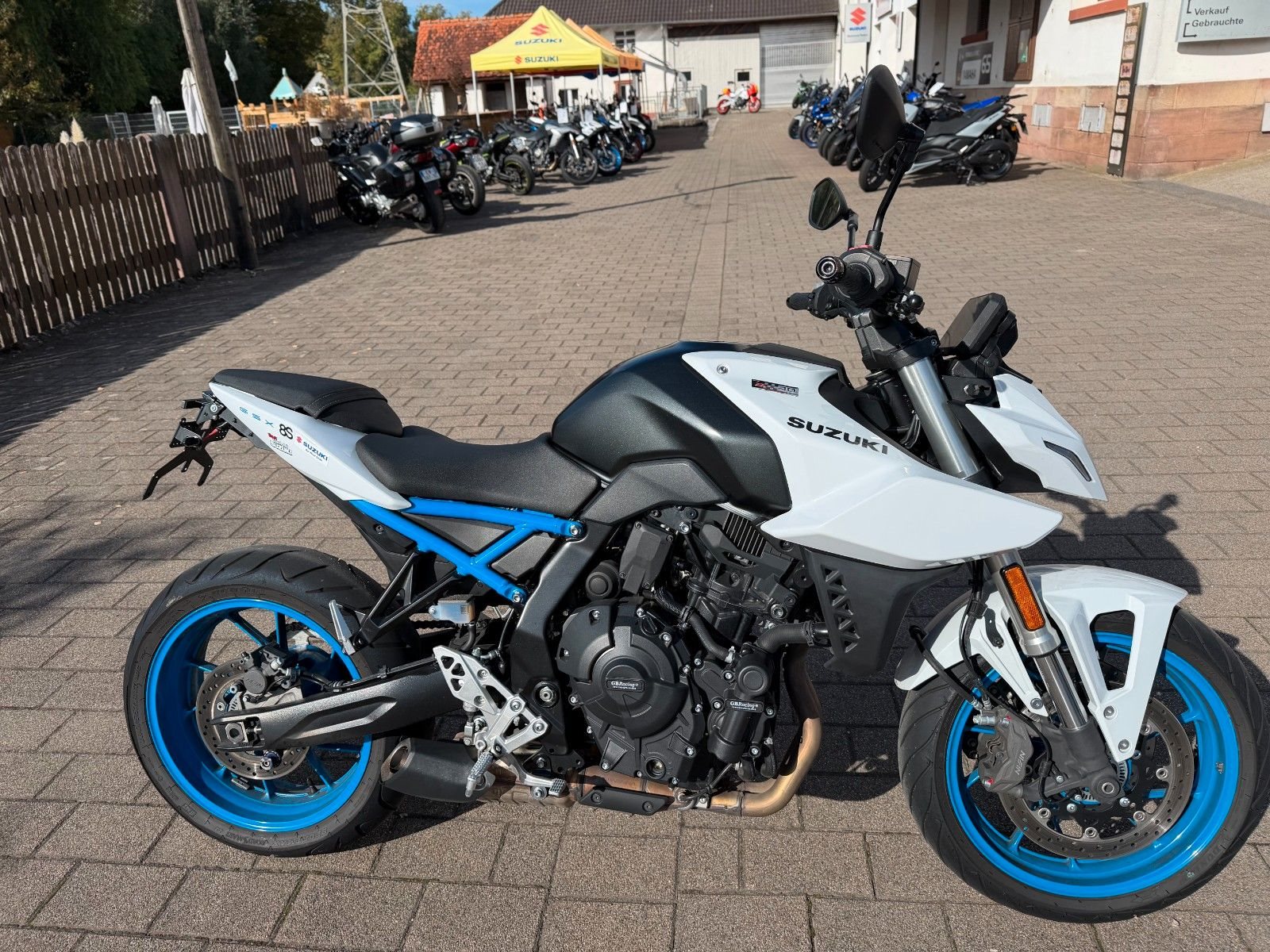 Suzuki GSX-8S