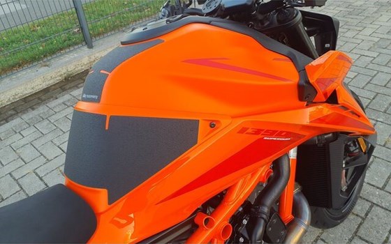 Gebrauchtmotorrad KTM 1390 Super Duke R EVO - Bild 4