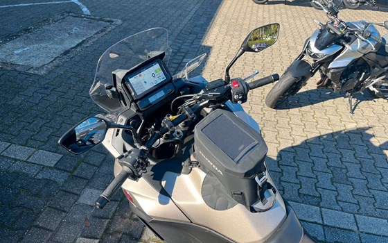Gebrauchtmotorrad Honda NT1100 DCT Electronic Suspension - Bild 6
