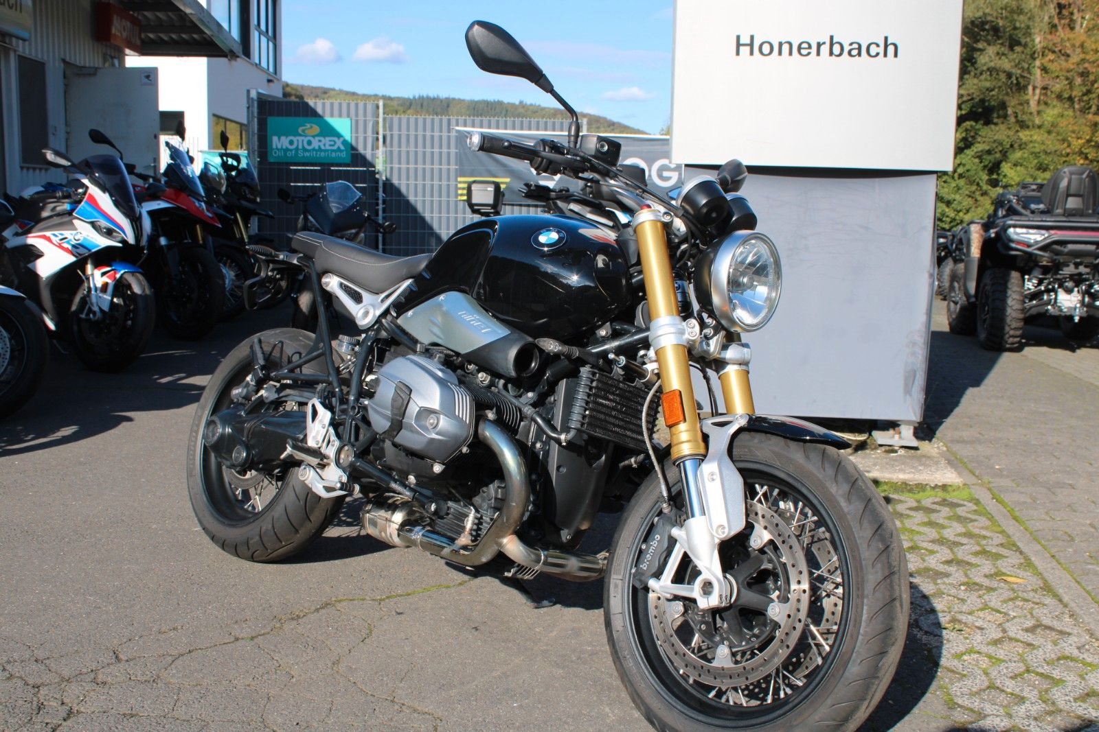 BMW R nineT