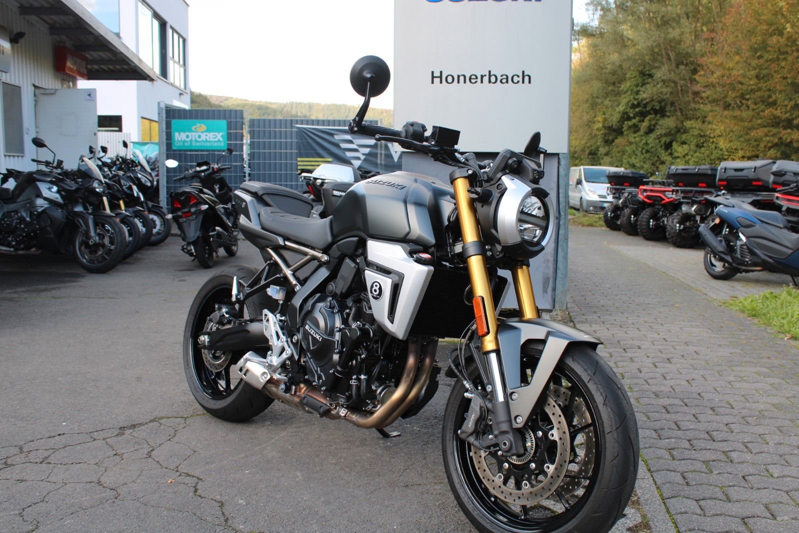 Suzuki GSX-8T