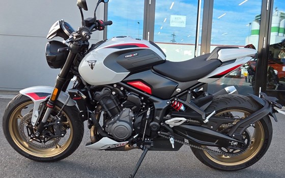 Gebrauchtmotorrad Triumph Trident 800 - Bild 1