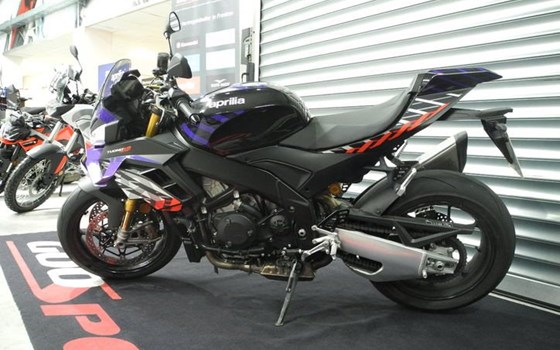 Gebrauchtmotorrad Aprilia Tuono V4 1100 Factory - Bild 2
