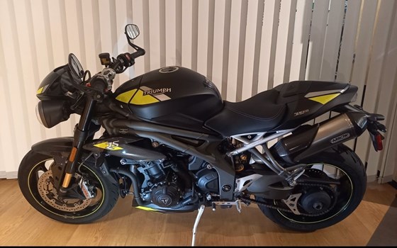Gebrauchtmotorrad Triumph Speed Triple 1050 - Bild 3
