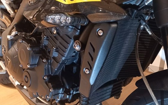 Gebrauchtmotorrad Triumph Speed Triple 1050 - Bild 6