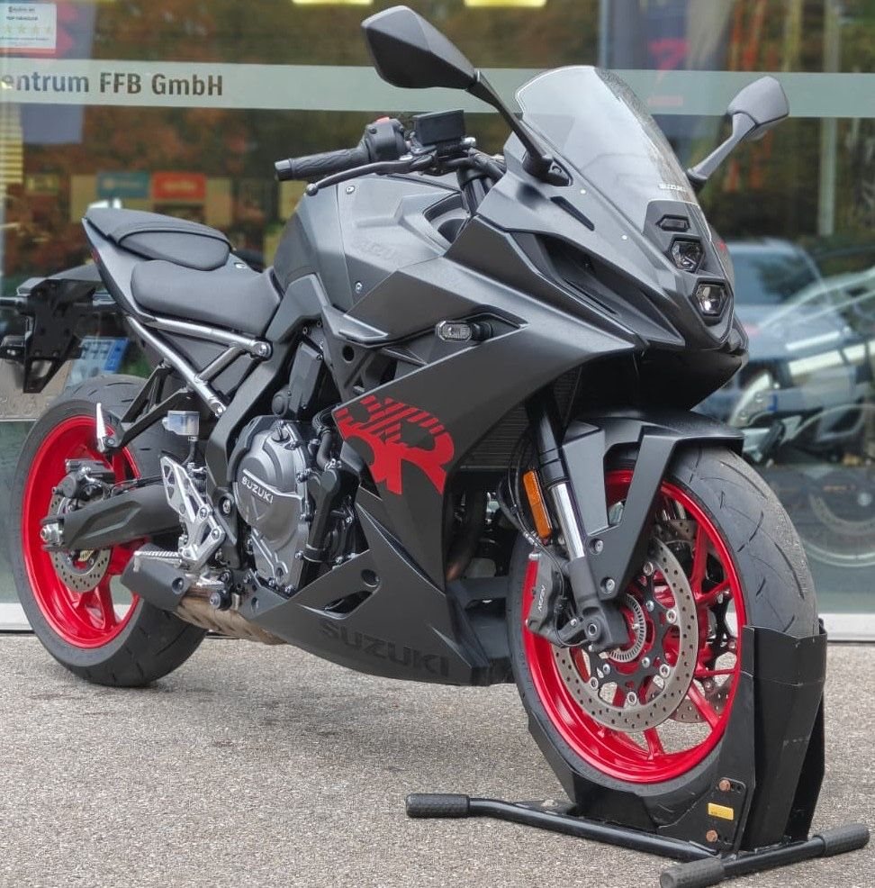 Suzuki GSX-8R