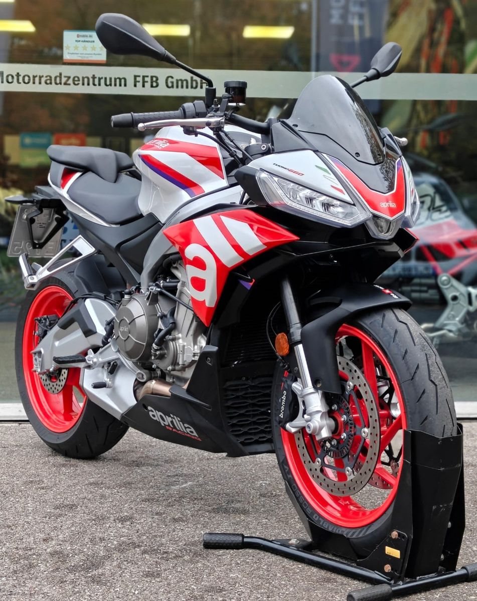 Aprilia Tuono 660