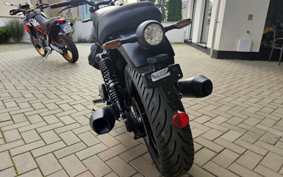 Neufahrzeug Moto Guzzi V7 Stone - Bild 13