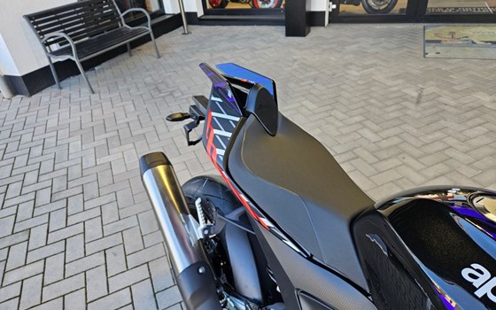 Neufahrzeug Aprilia Tuono V4 1100 Factory - Bild 13