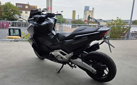 Gebrauchtmotorrad Honda Forza 750 - Bild 3