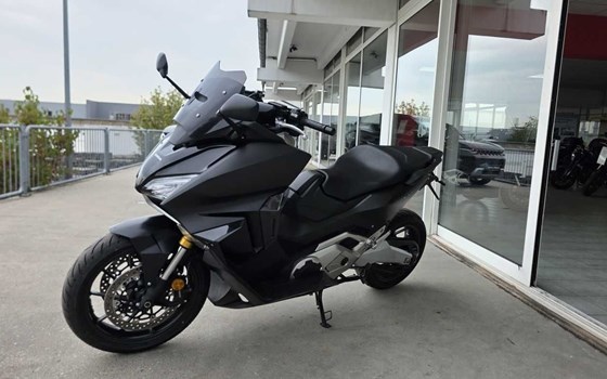 Gebrauchtmotorrad Honda Forza 750 - Bild 4