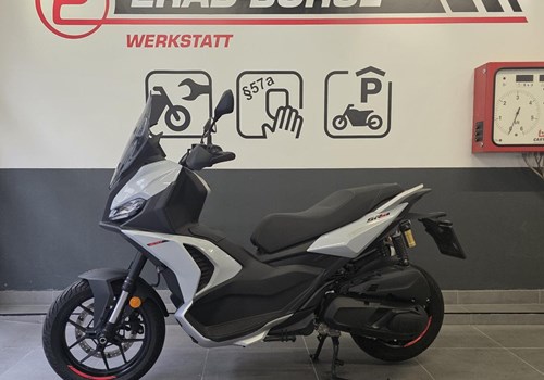 Aprilia SR GT 400