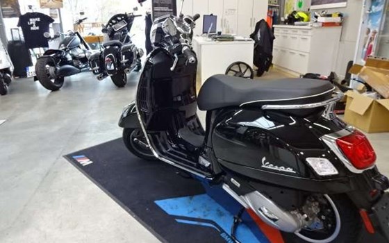 Neufahrzeug Vespa GTS 300 Super - Bild 3