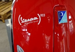 Neumotorrad Vespa Elettrica 70 km/h