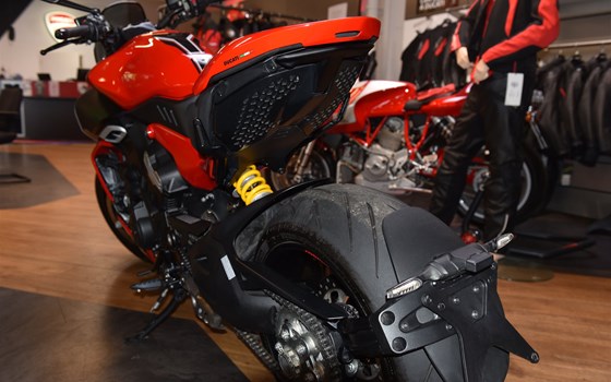 Gebrauchtmotorrad Ducati Diavel V4 - Bild 4