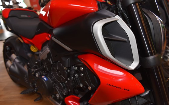 Gebrauchtmotorrad Ducati Diavel V4 - Bild 10