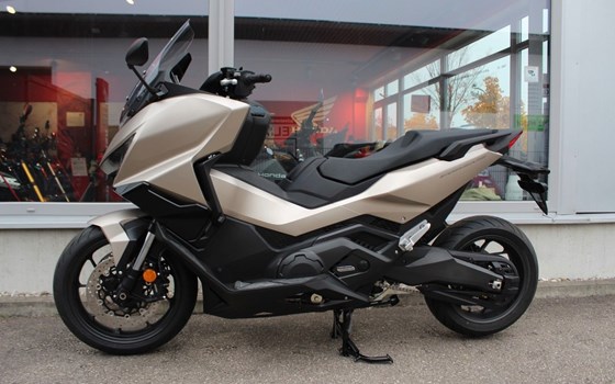 Gebrauchtmotorrad Honda Forza 750 - Bild 1